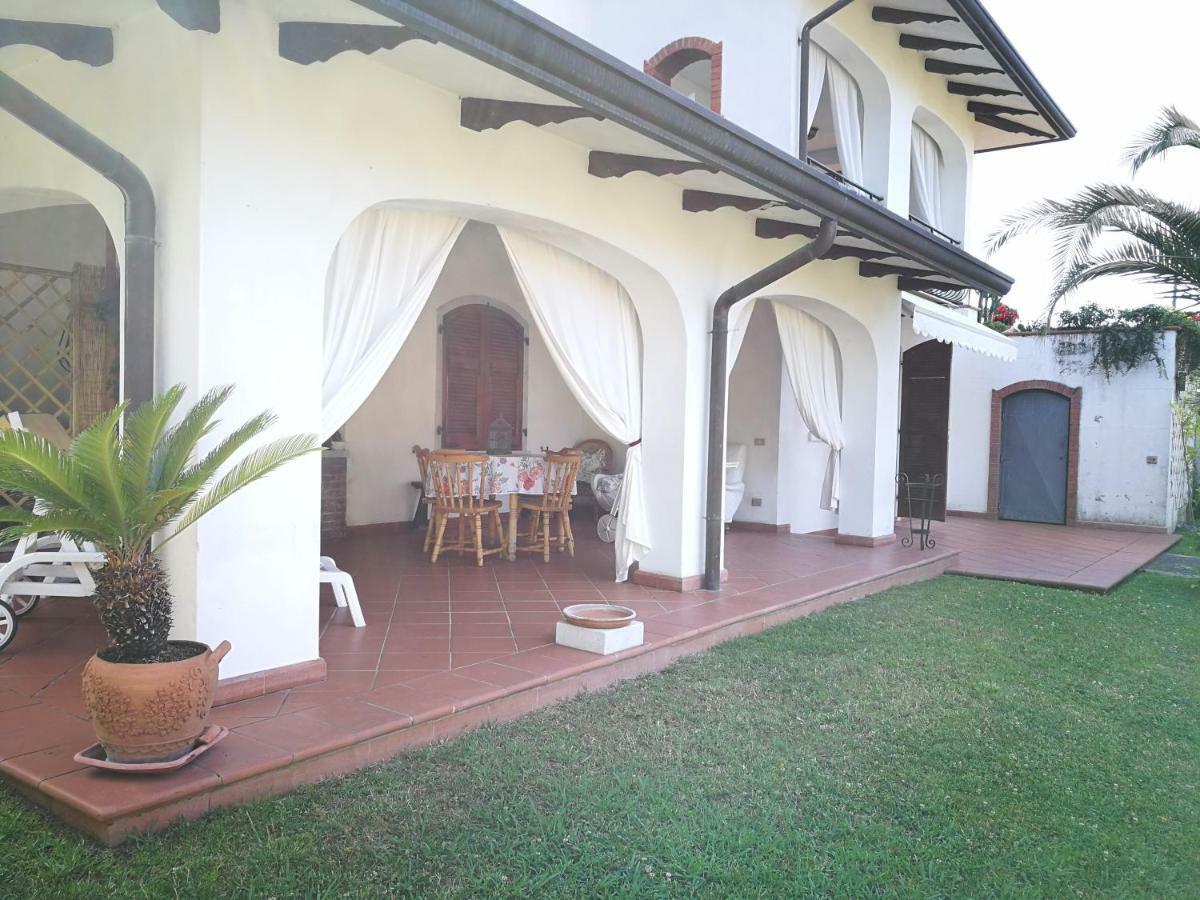 Da Adria Al Corvenale - Casa Vacanze Carrara - Villa Luaran gambar
